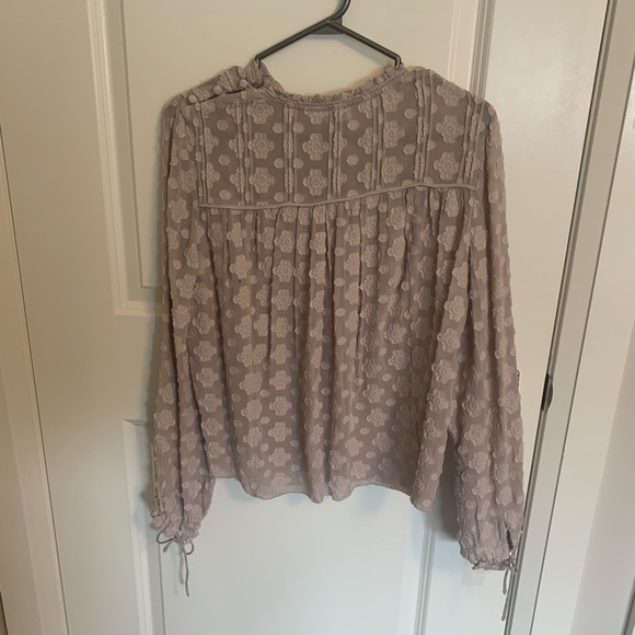 Aritzia Blouse - Picture 3 of 3